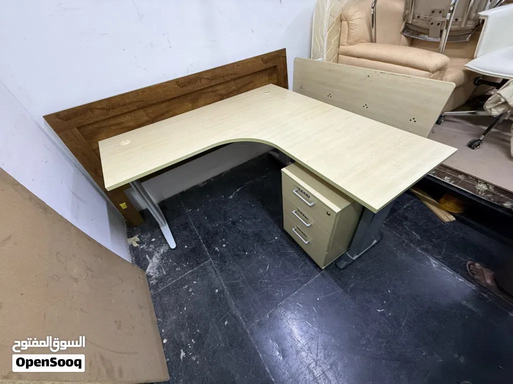 LShape Office Table (مكتب طوله نظيف 6 حبه متوفر