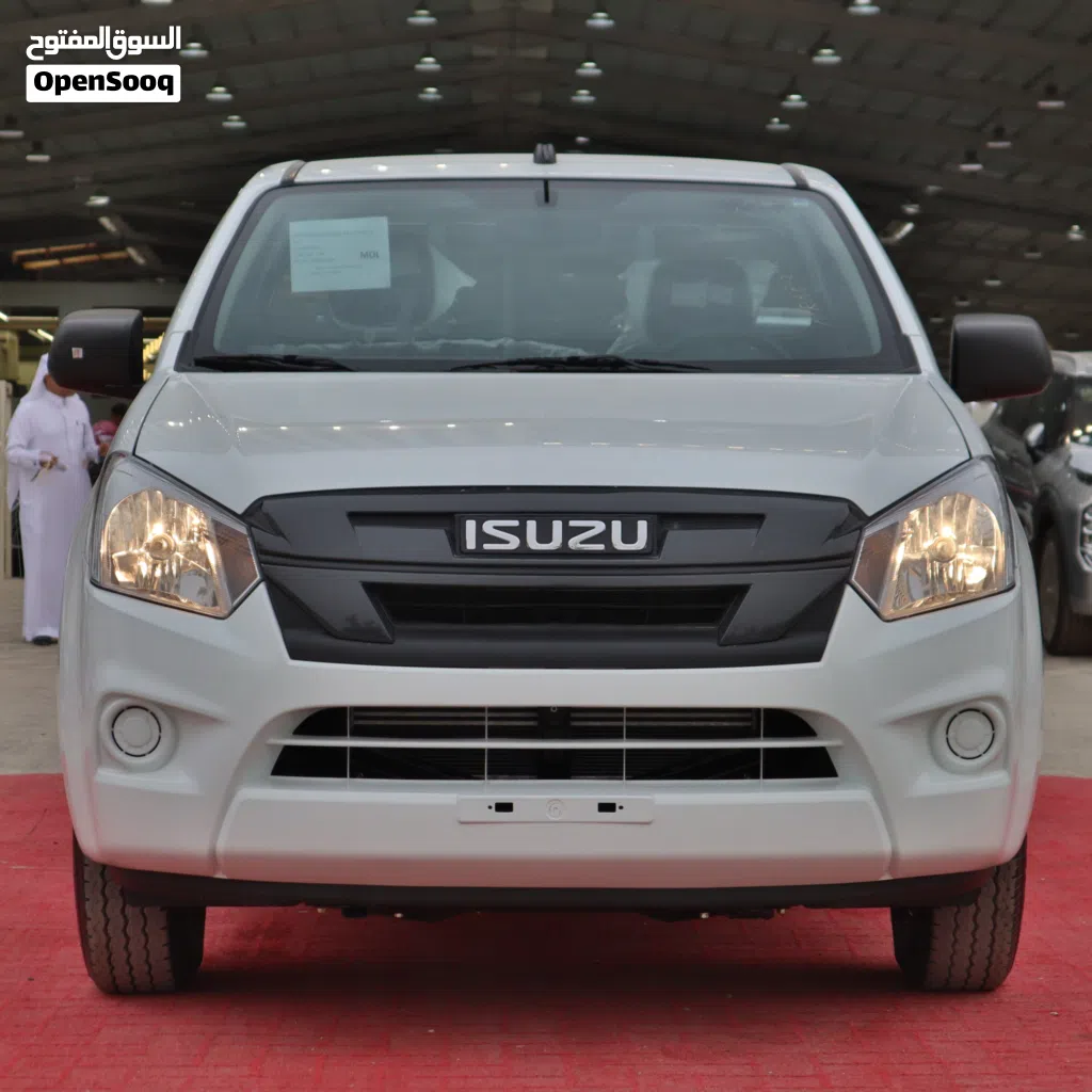 ايسوزو D-ماكس Standard