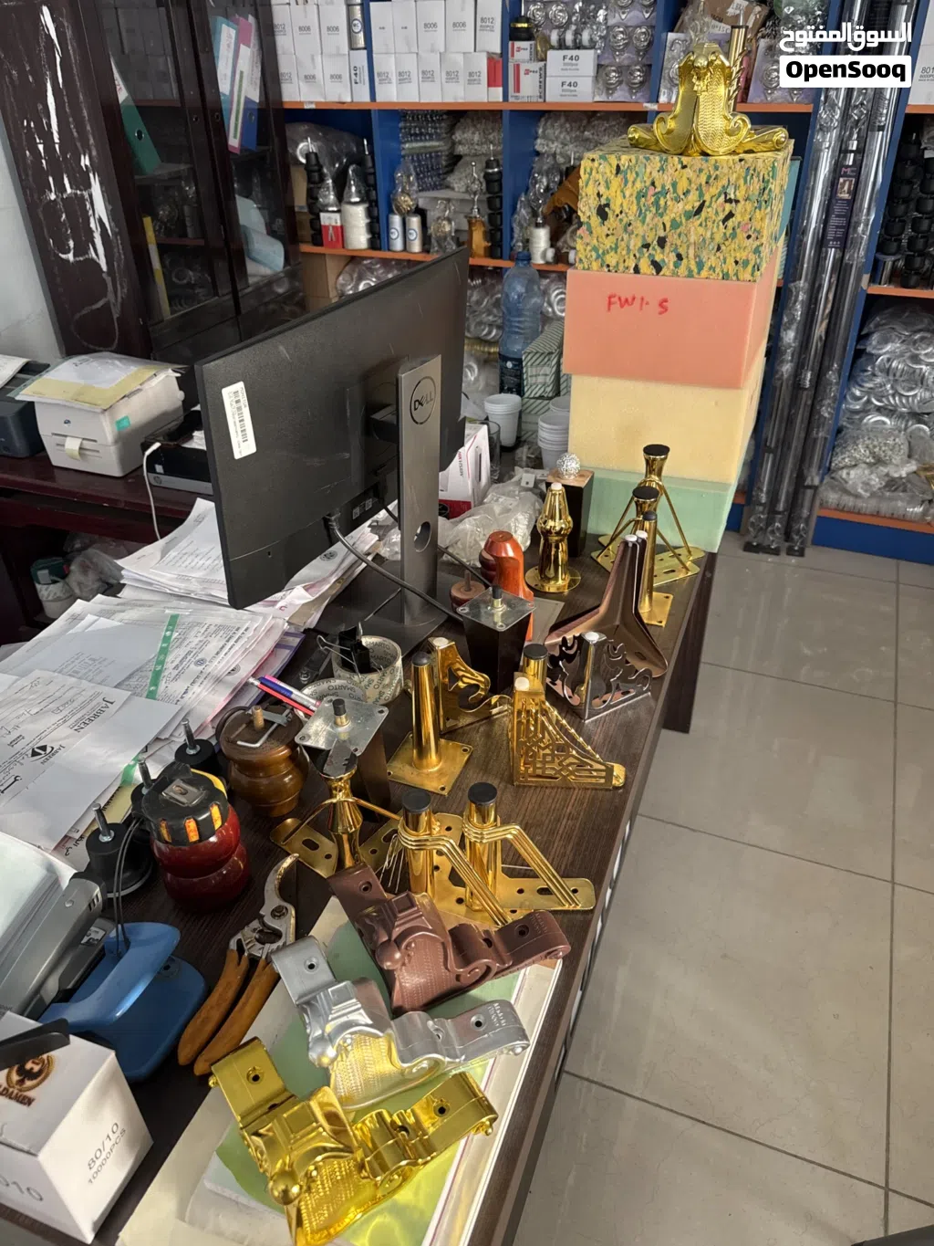 بيع اكسسوارات الأثاثات والستائر