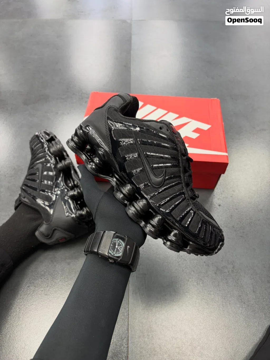 NIKE SHOX SHOES