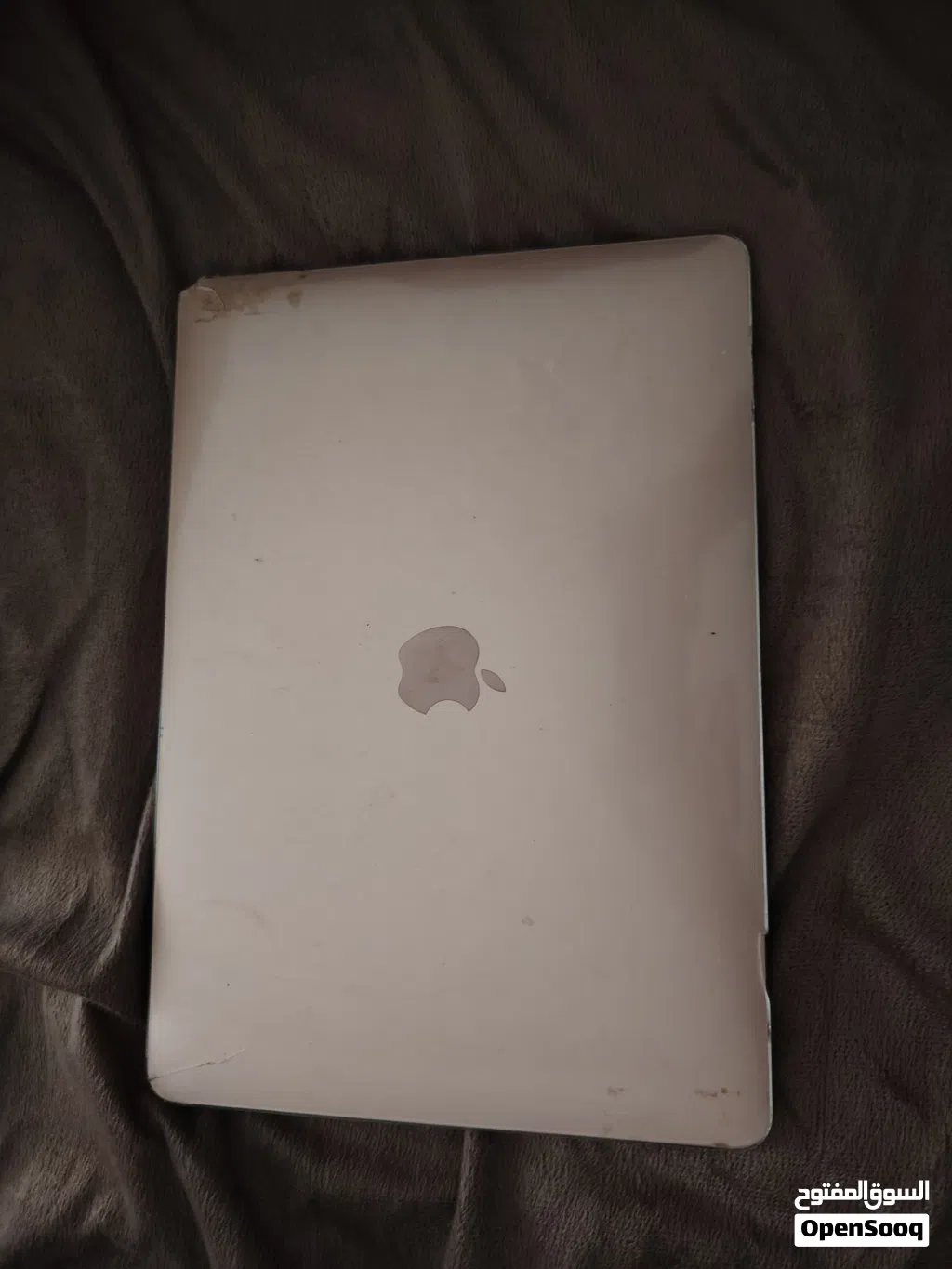 Apple Macbook air ماك بوك اير سعة512 لون ذهبي