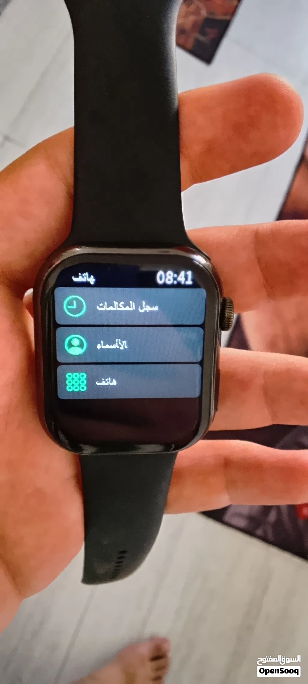 ساعة يد نظيفة شبه جديدة