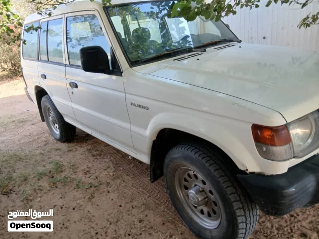 Mitsubishi Pajero Standard