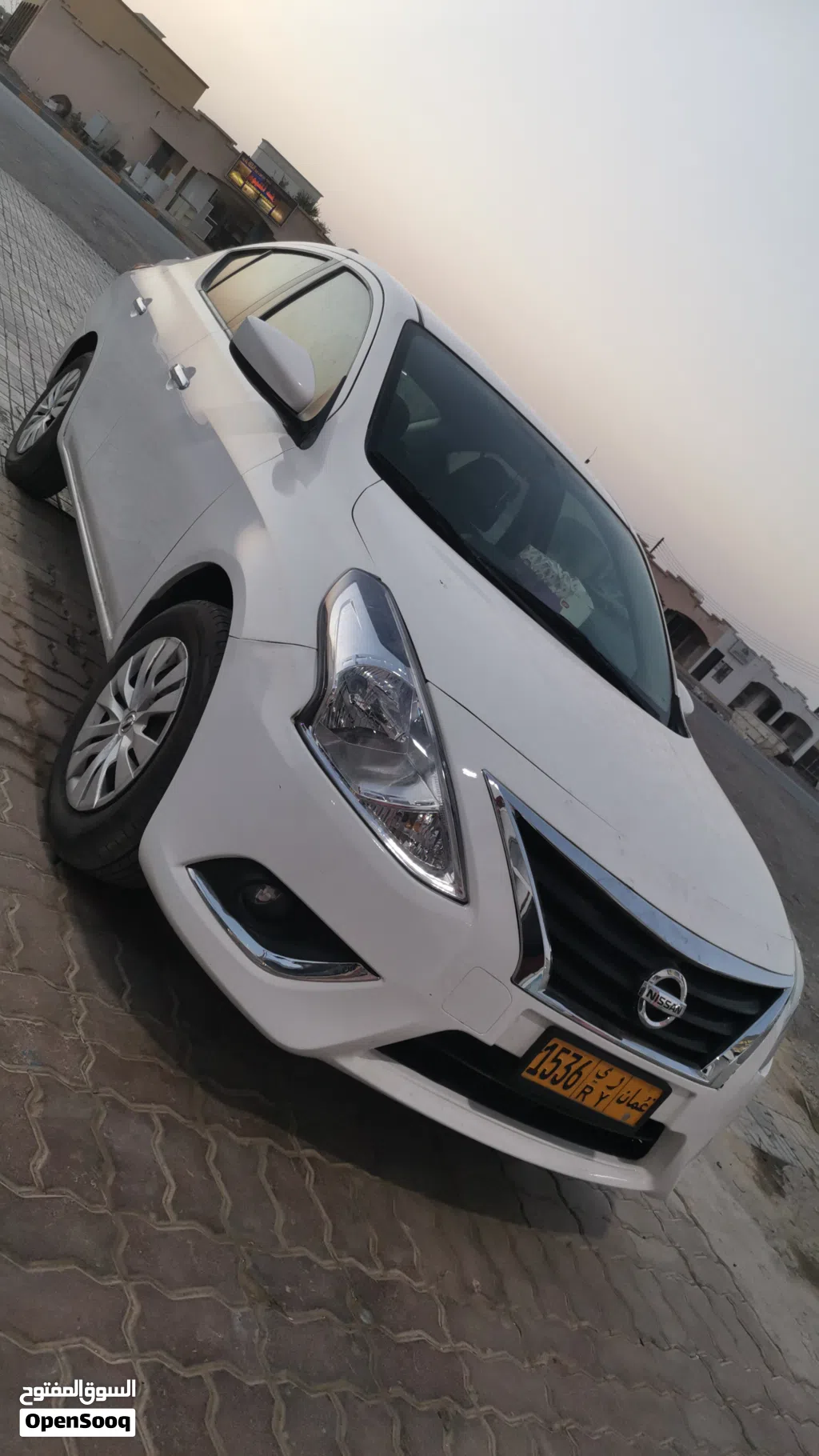 نيسان فيرسا SV