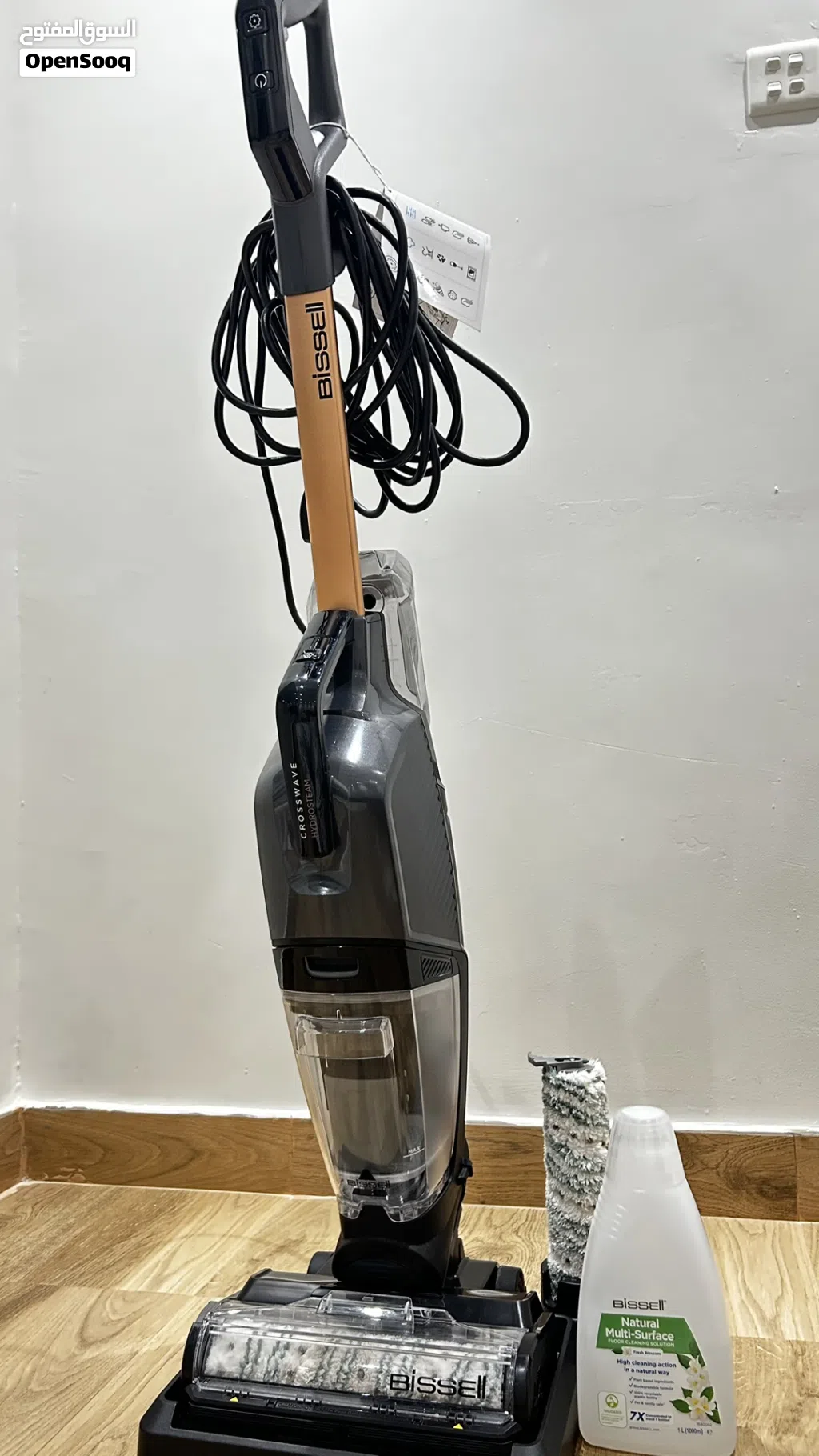 للبيع مكنسة وممسحة بخار BISSELL