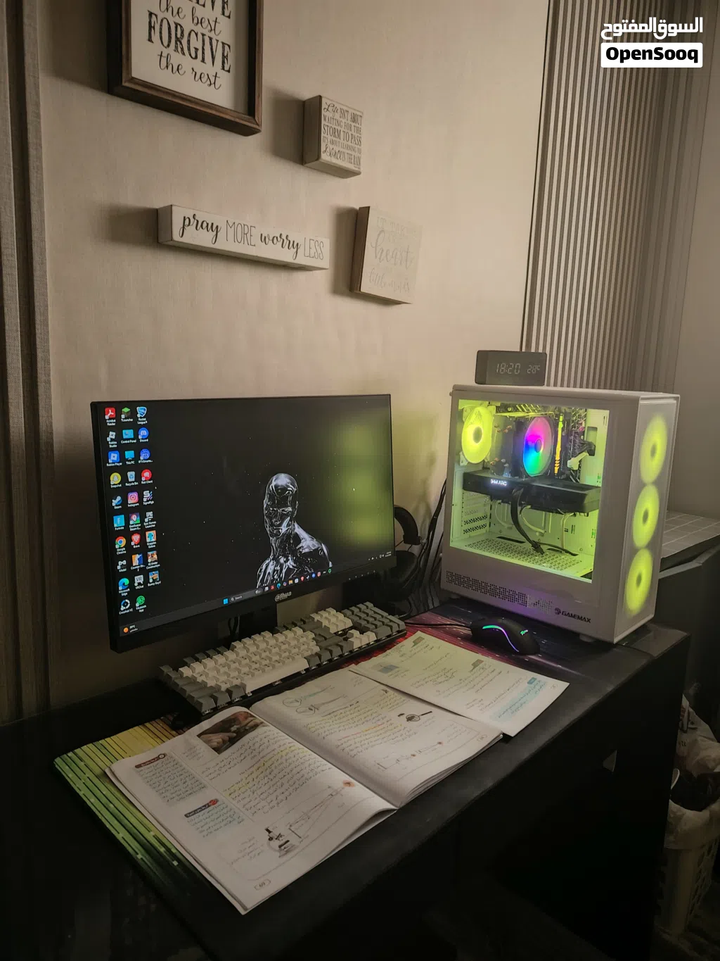 Pc case (game max) 6 fans 1 month used only(الكيس لحاله للبيع)