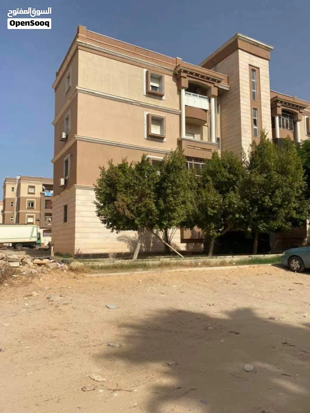 شقة الايجار في عمارات البطاطا بن دخيل دور اول عايلة ليبين او اجانب