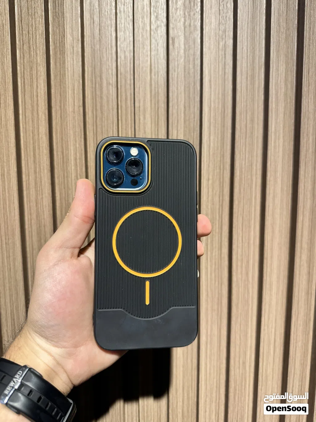 iPhone 12 Pro max 256g بحالة ممتازة كفالة استرداد نقدي لون ازرق بسعر مميز
