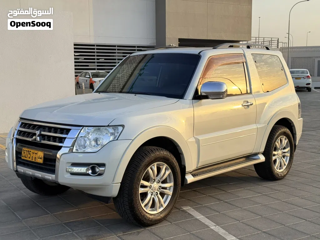 Mitsubishi Pajero Standard