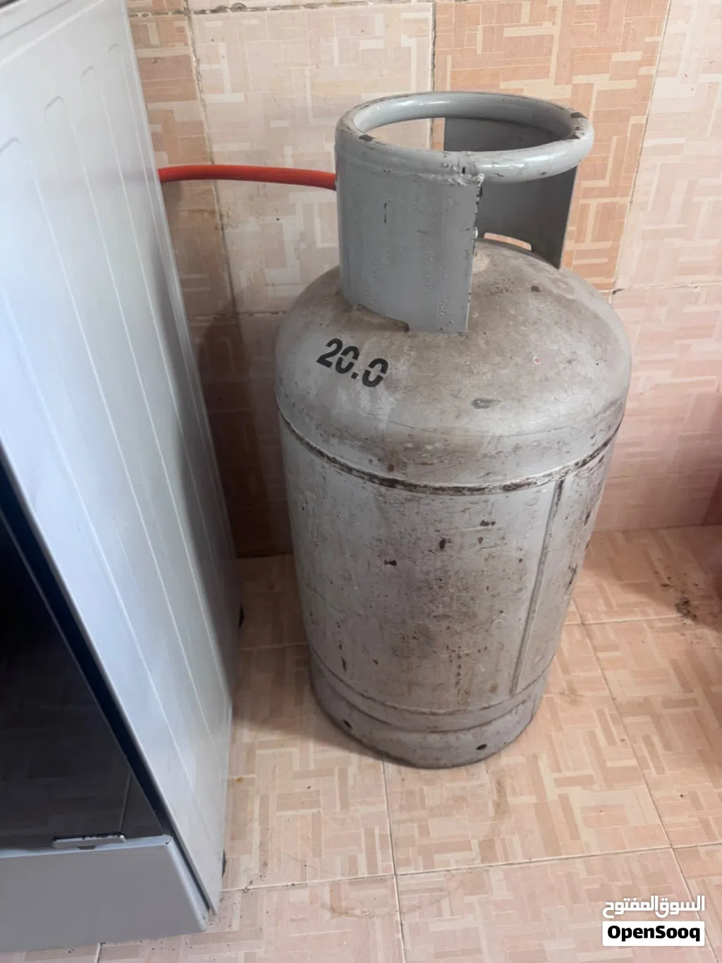 بوتغاز مع انبوبة غاز شبه جديدة