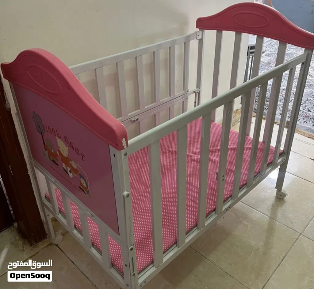 سرير اطفال