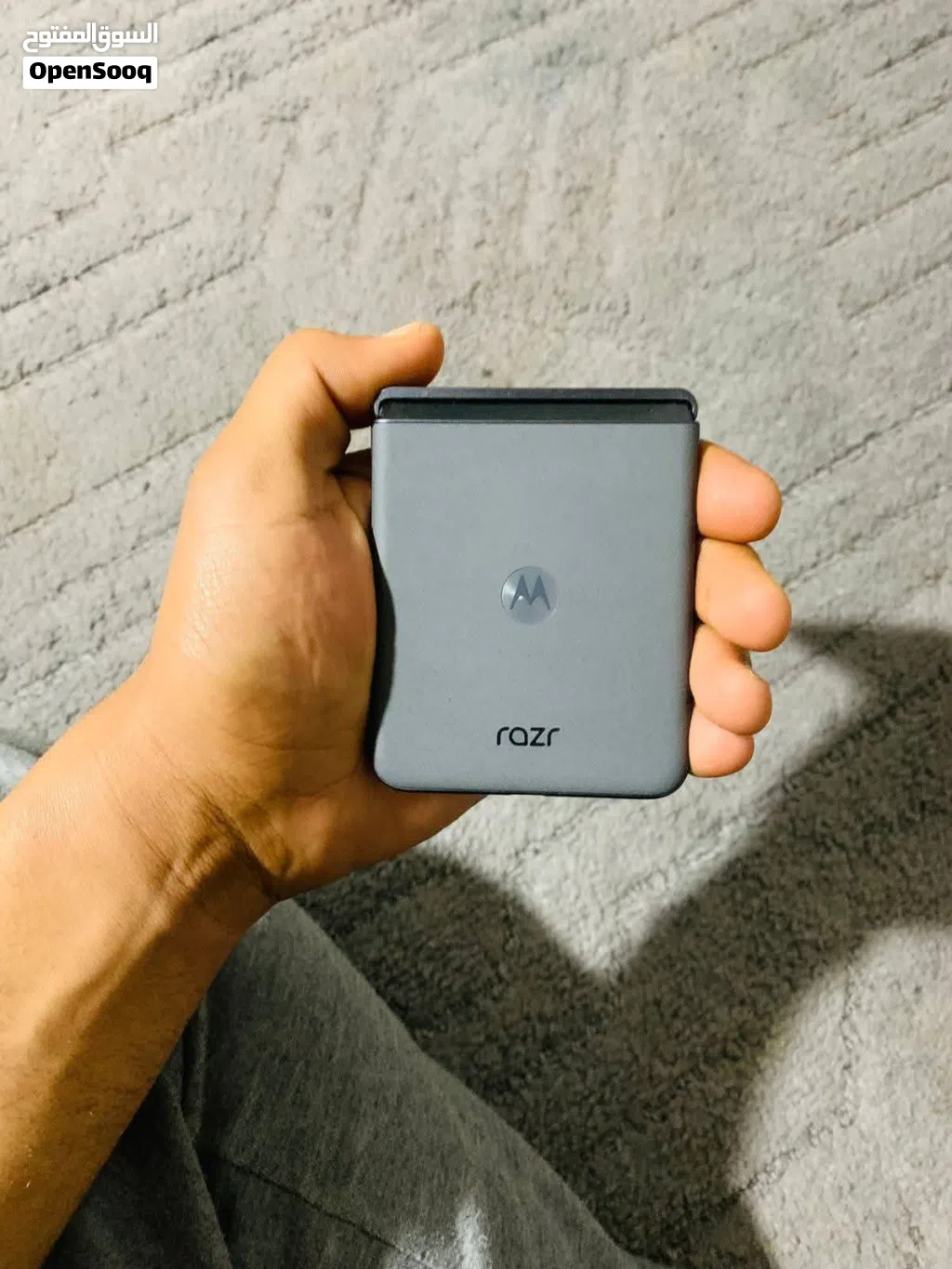 Motorola Razr 50 ذاكره 256 رام مدمج 12+12