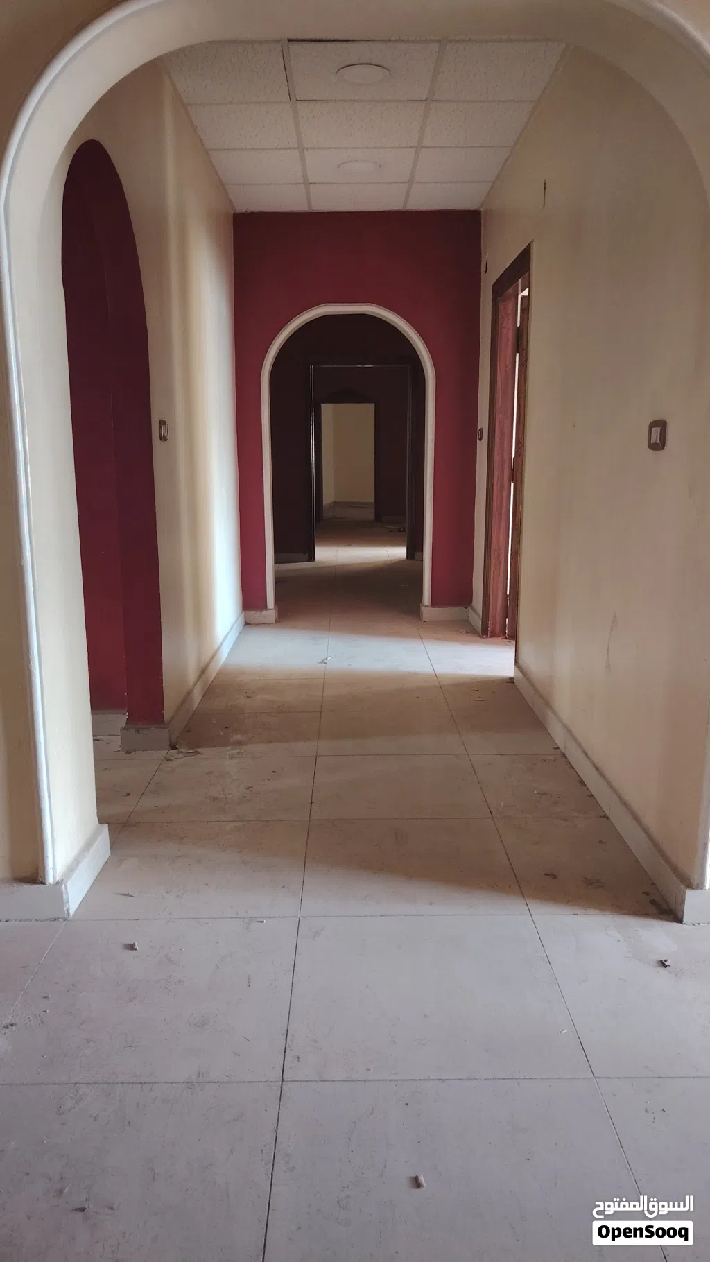 طابق كامل للايجار مساحة 290 طبربور الشارع الرئيسي