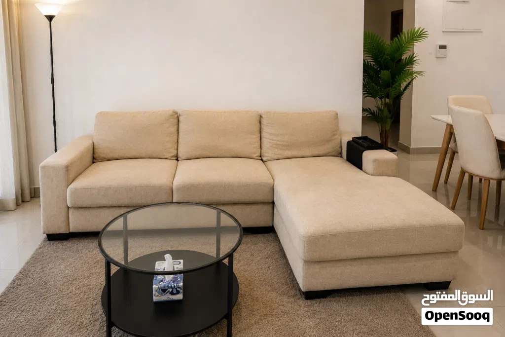 L-shape sofa couch in excellent condition للبيع كنبه نظيفه