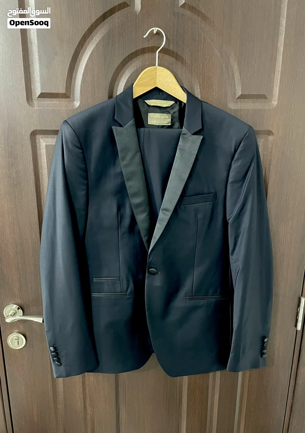 بدلة ماركة زارا الفئة الذهبية سعر الشراء 120 دك Black Suit Gold Label by Zara Purchased at KWD 120