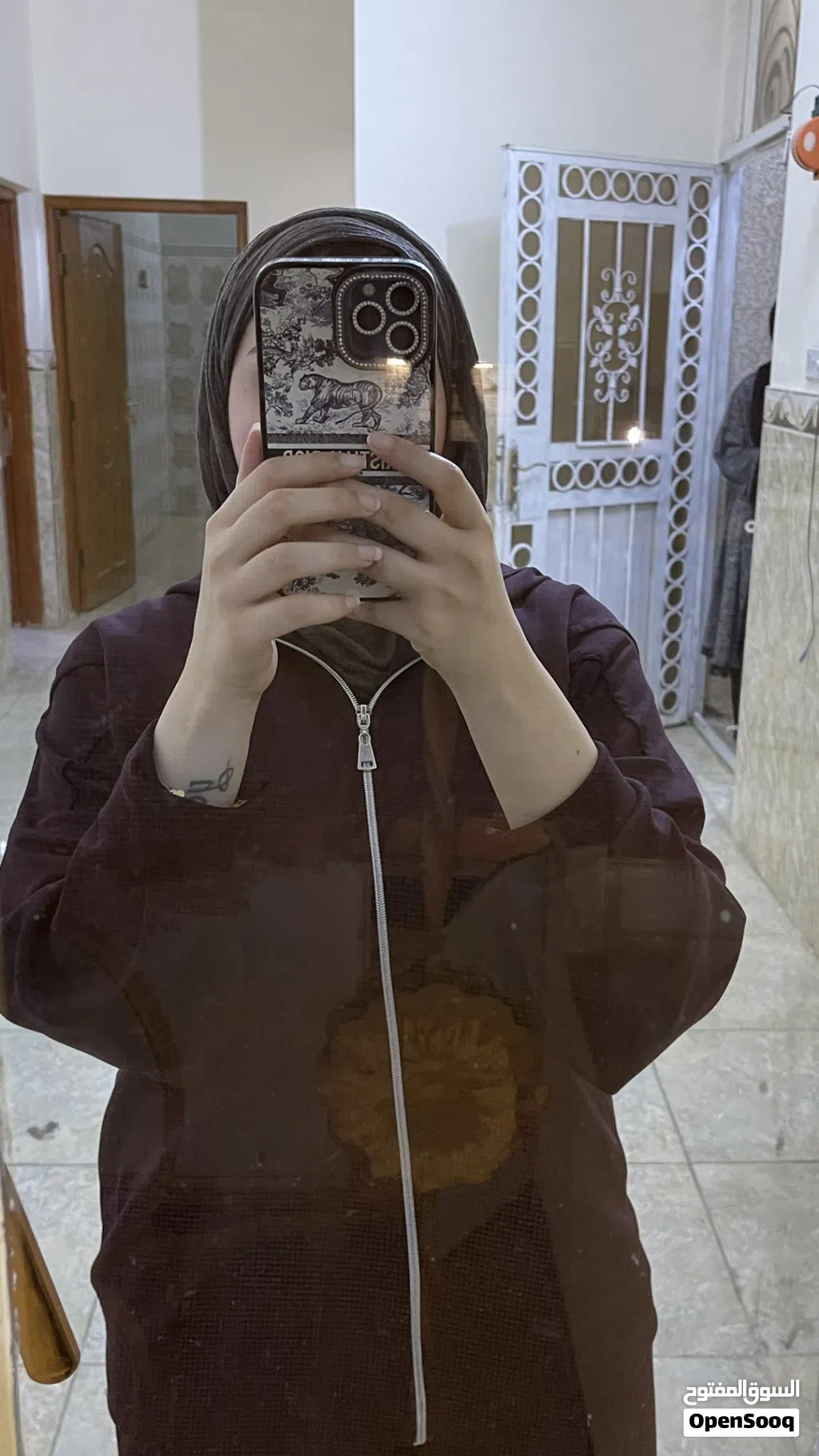 شقة للأيجار في الجنينة شارع التجاري خلف مطعم زادي طابق أول