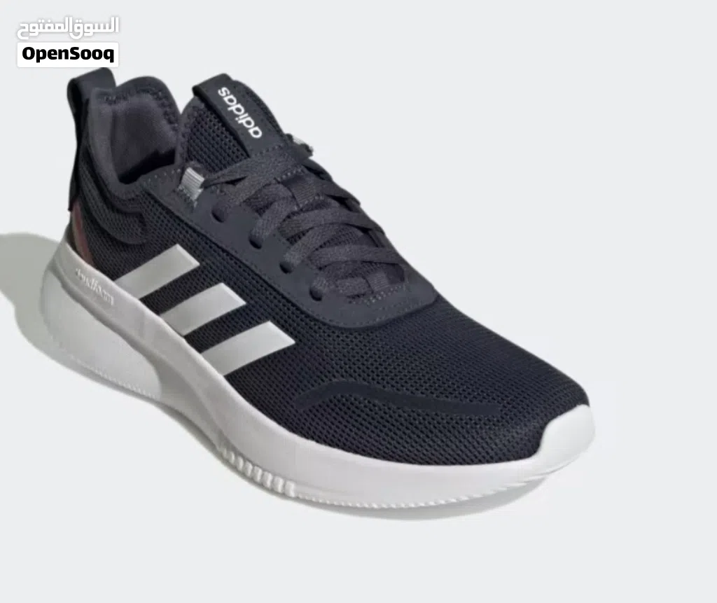 للبيع حذاء جديد للجميع Adidas مقاس 43.5