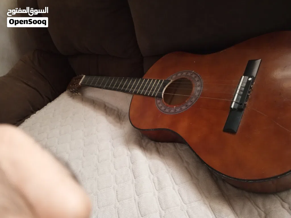 جيتار كلاسيكي حبة وكالة خمس اوتار للبيع