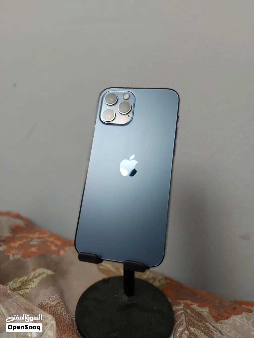 iPhone 12 Pro أزرق 256GB وكالة بطارية 100% جديده والجهاز نظيف جداً بسعر ممتاز