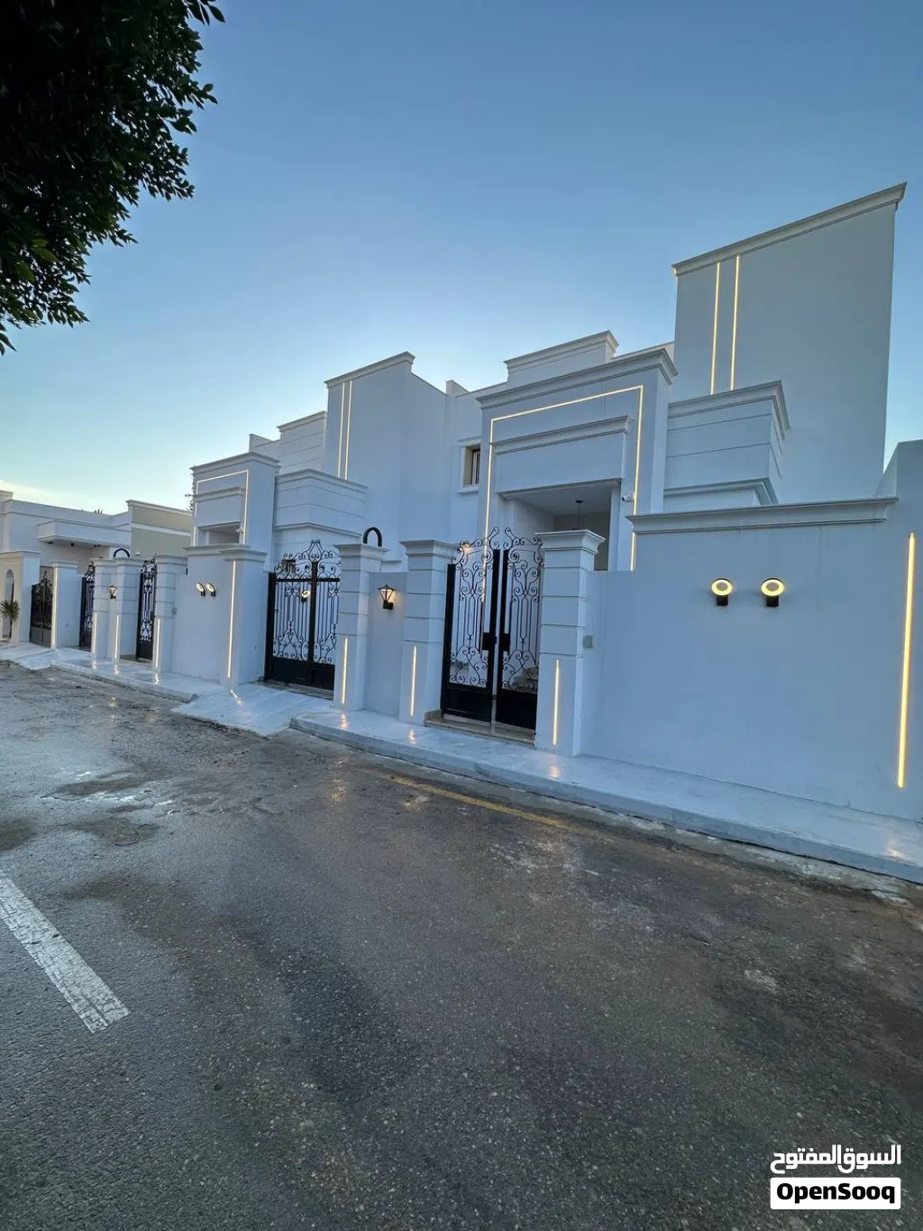 منازل للبيع اغتنم الفرصة قبل فوات الأوان – منزلان فاخران للبيع بمواصفات ممتازة وموقع استراتيجي مميز