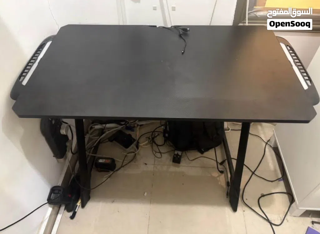 RGB GAMING DESK GOOD CONDITION