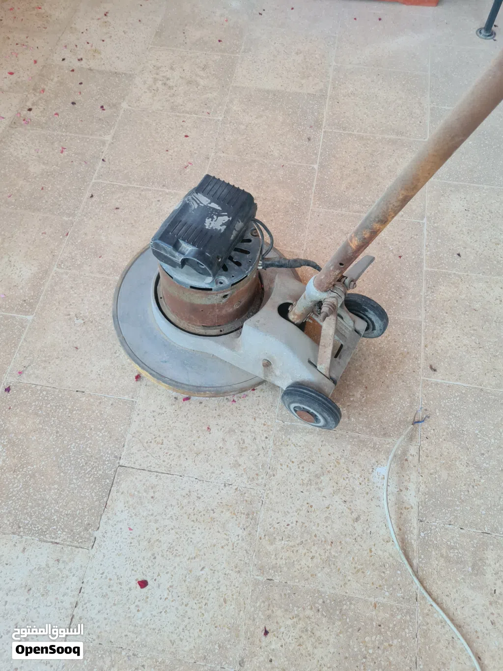 ماكنة تنظيف سجاد