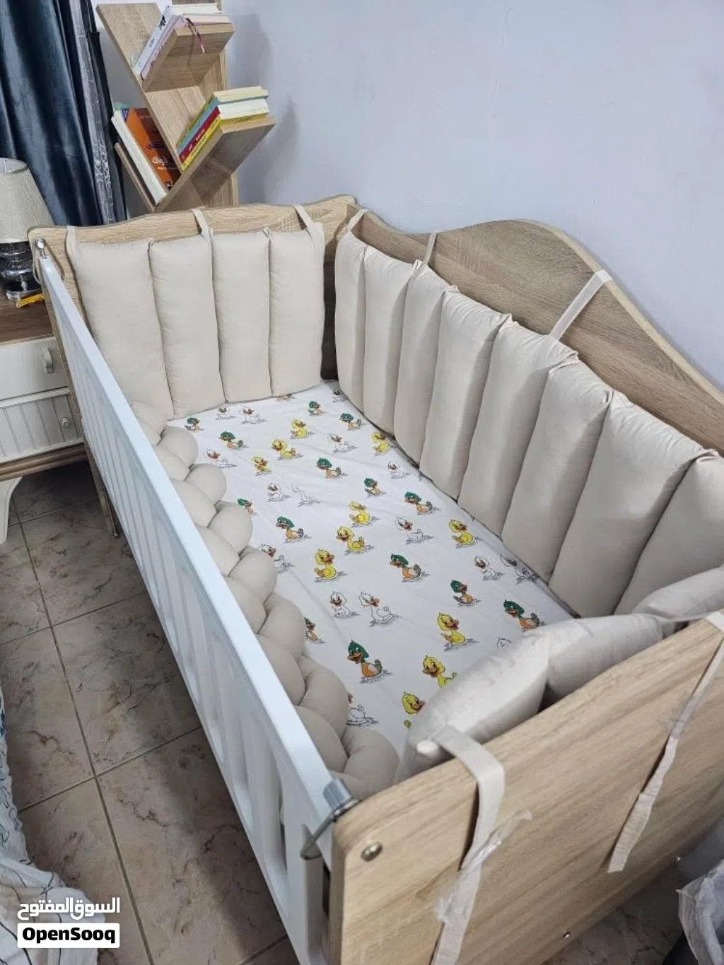 سرير اطفال للبيع