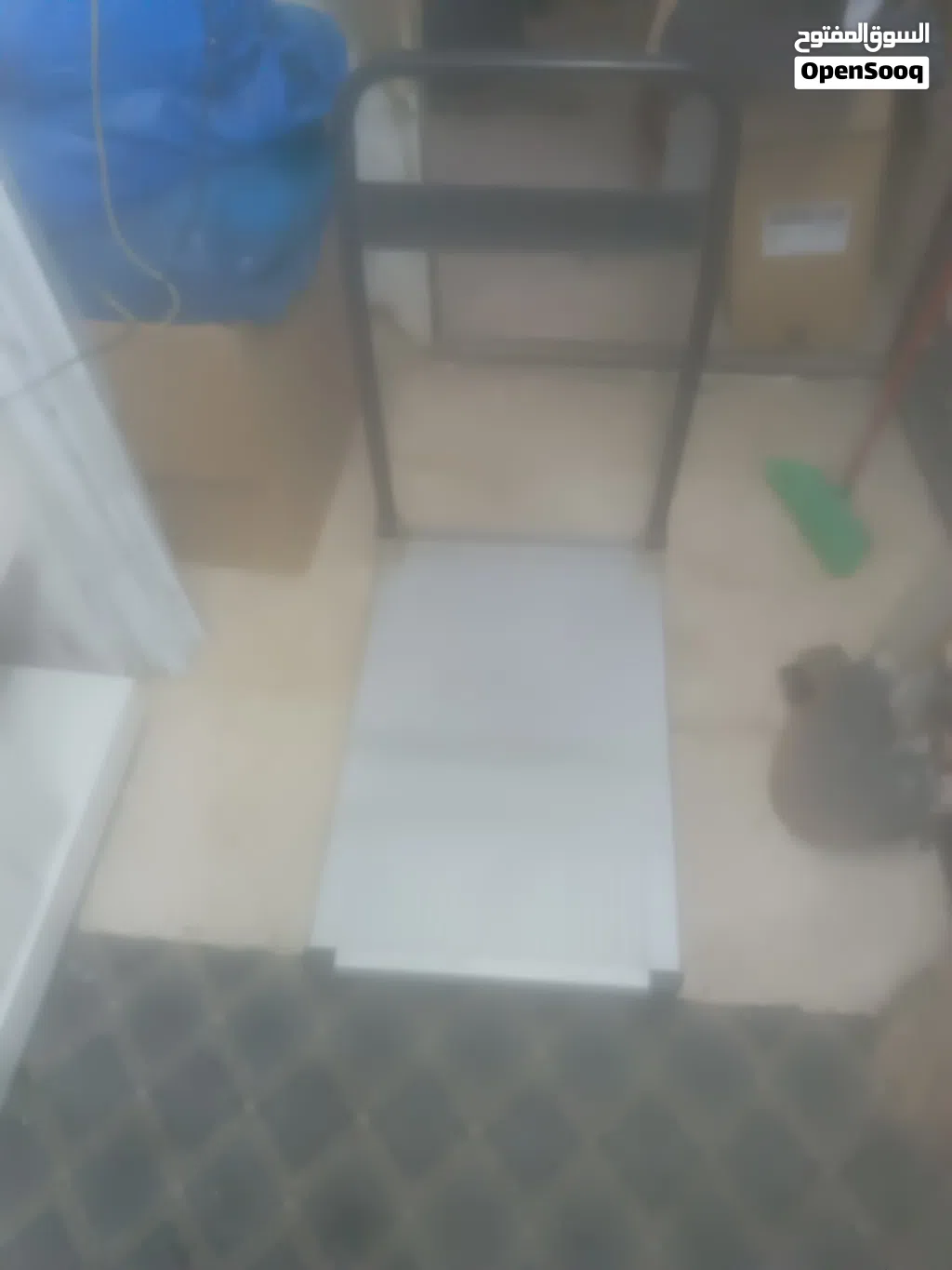عربة لنقل البضائع والاغراض