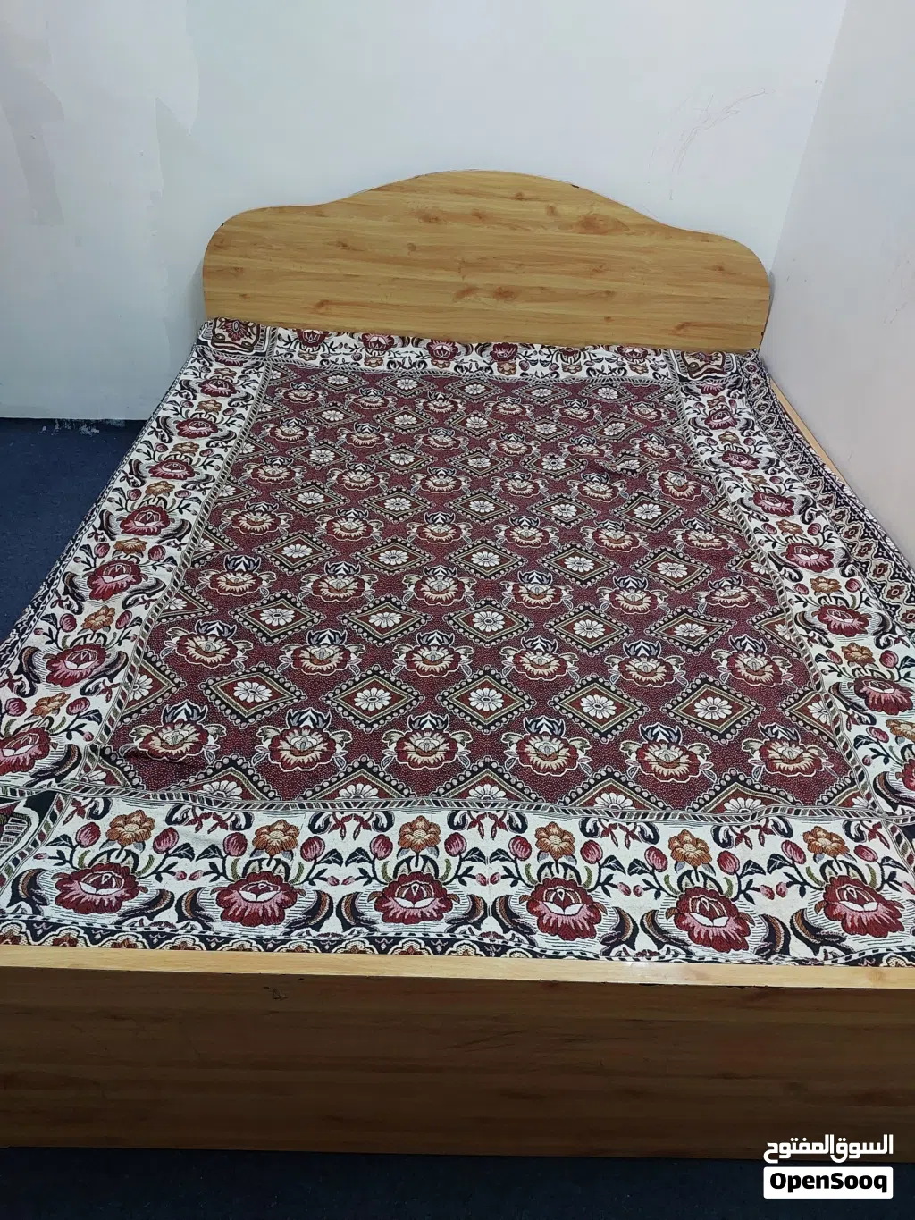 double bed and dressing table in good condition
