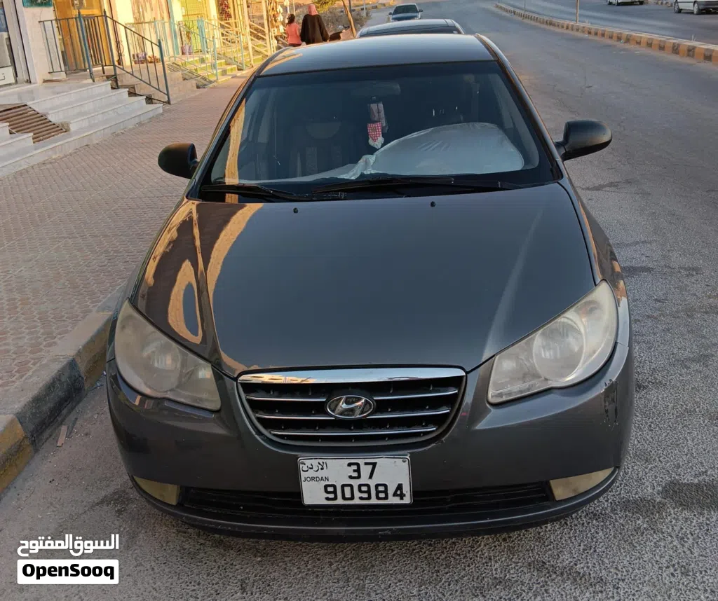 Hyundai Elantra Standard