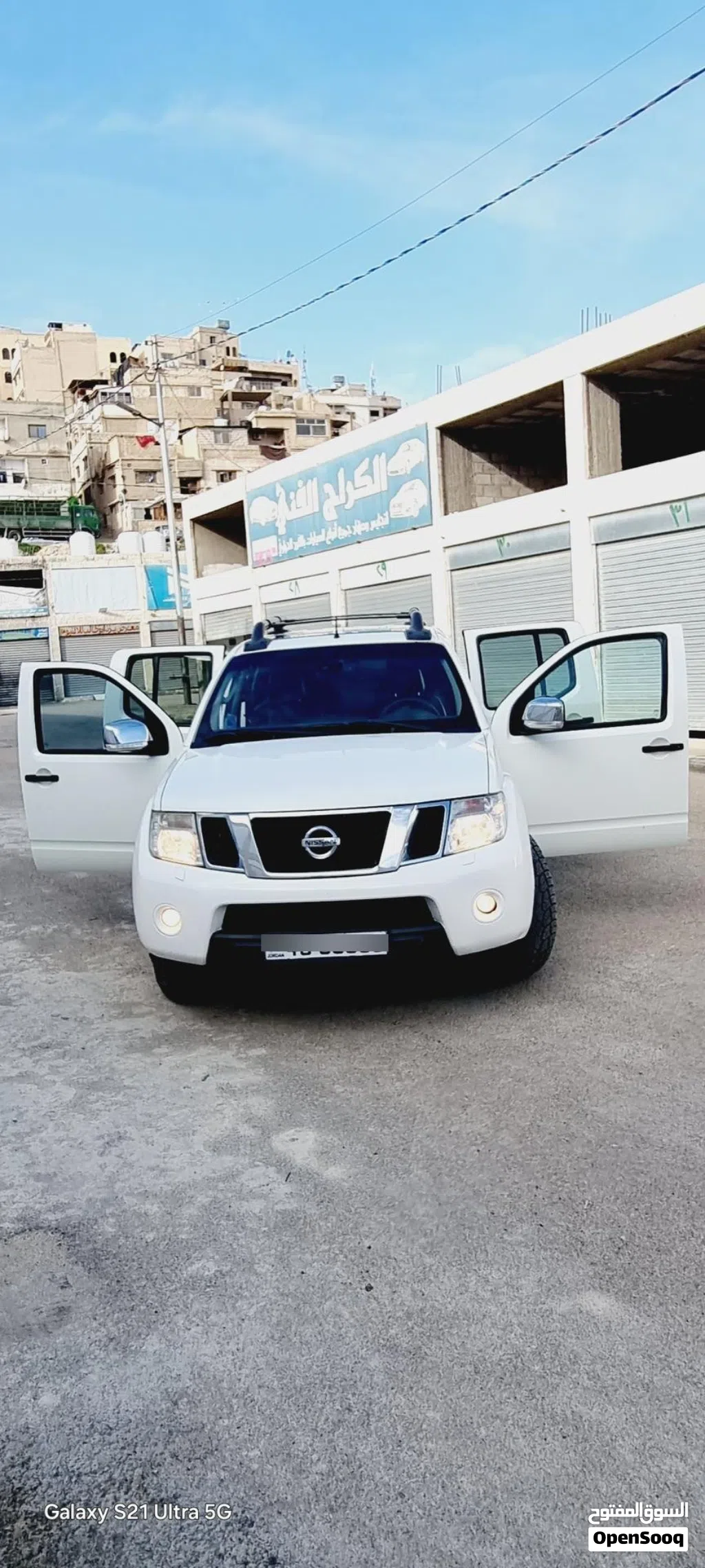 نيسان نافارا LE