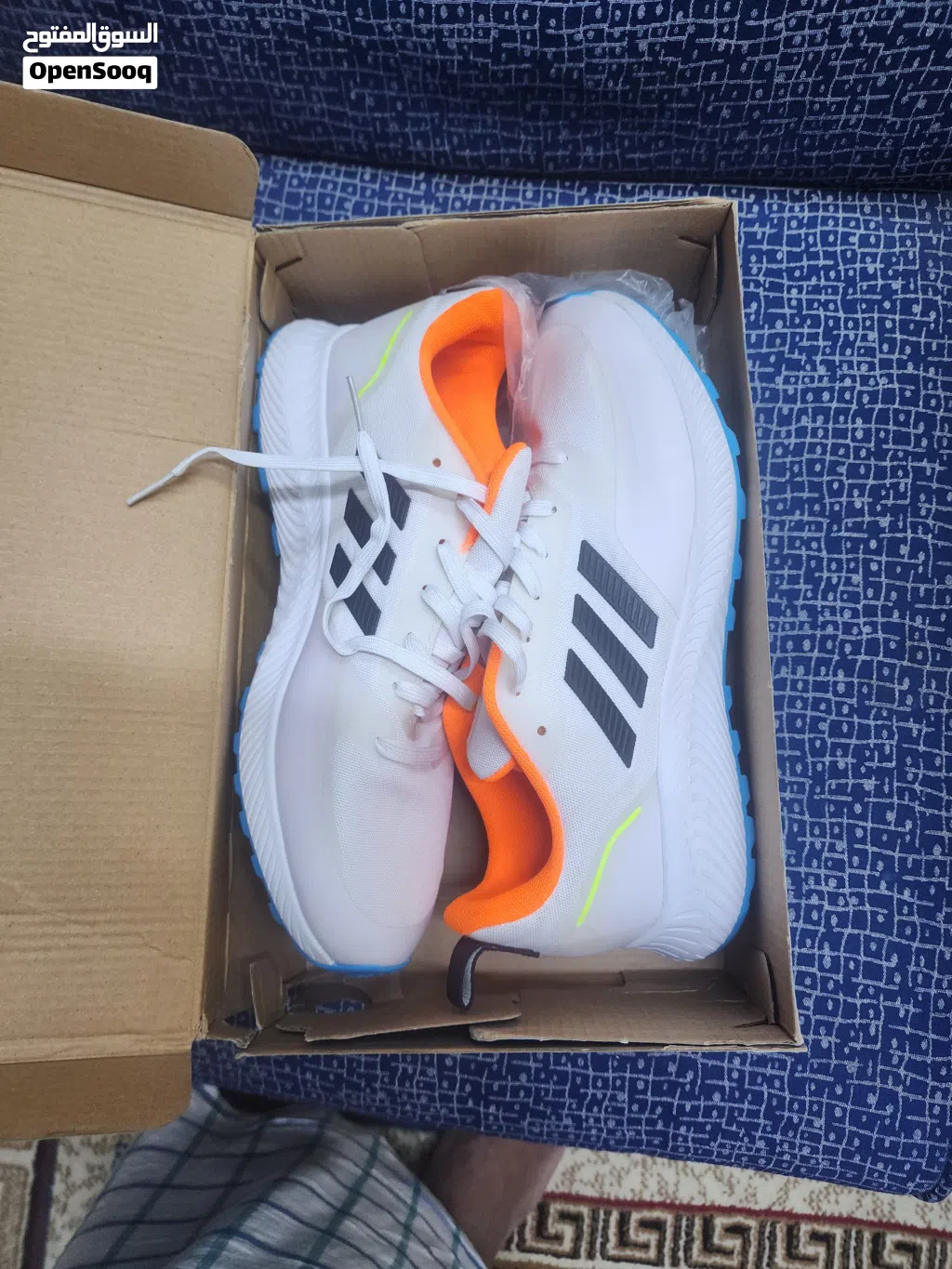 Orignal adidas shoe for sale new unused with box size 42.