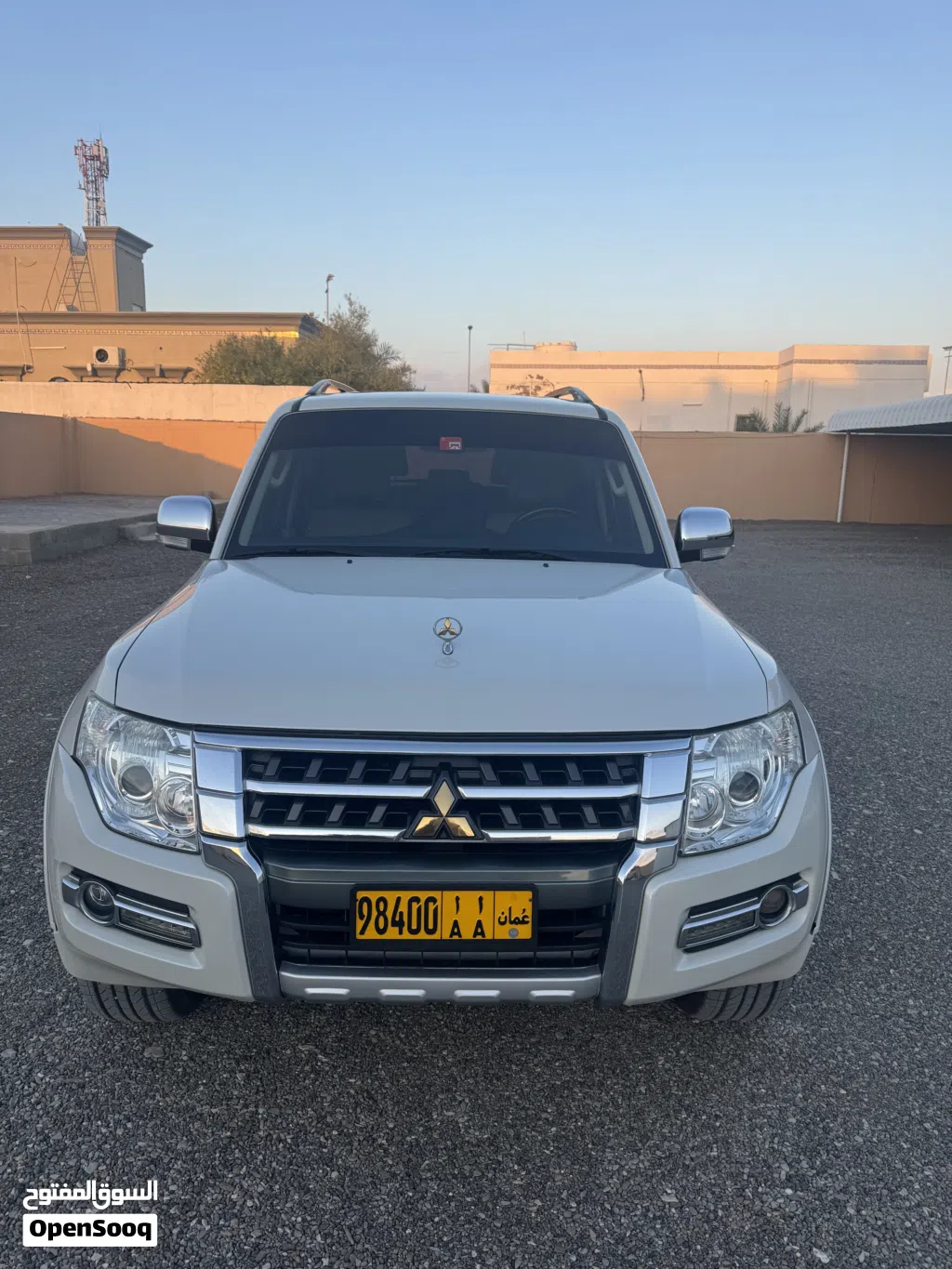 ميتسوبيشي باجيرو GLS