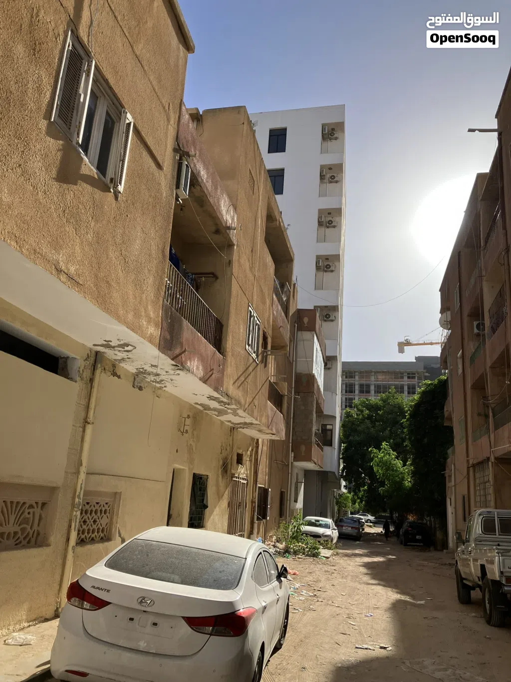 ارض عليها عقار