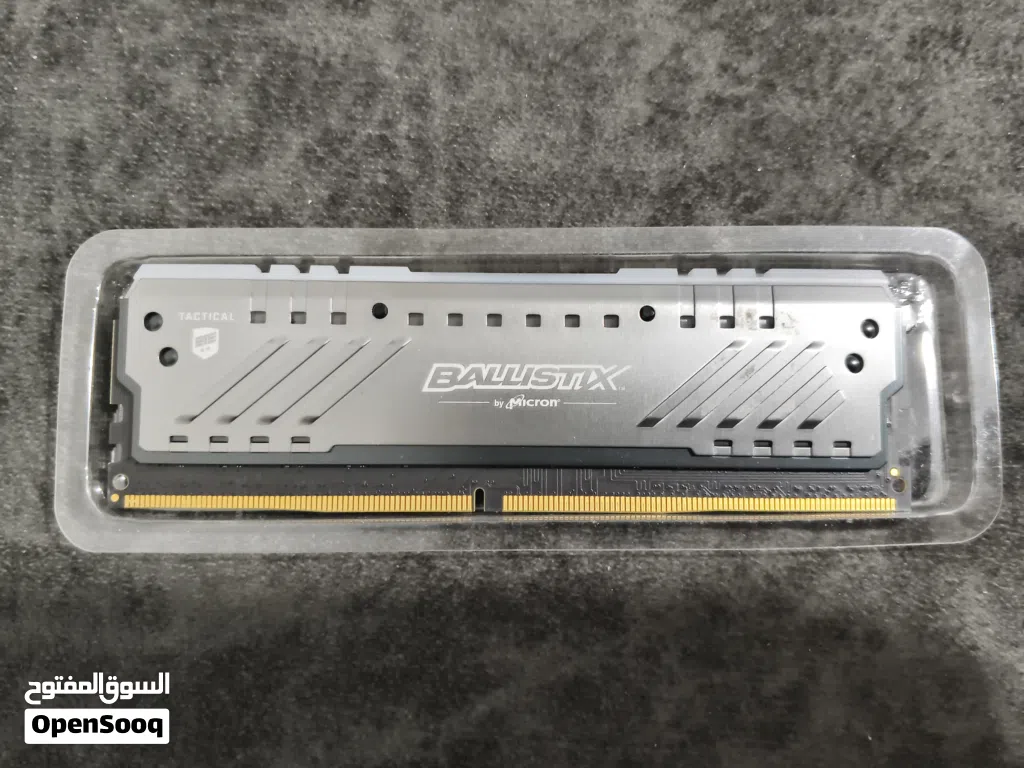 حبة رام للبيع 16 gb ddr4 3000 كورشال