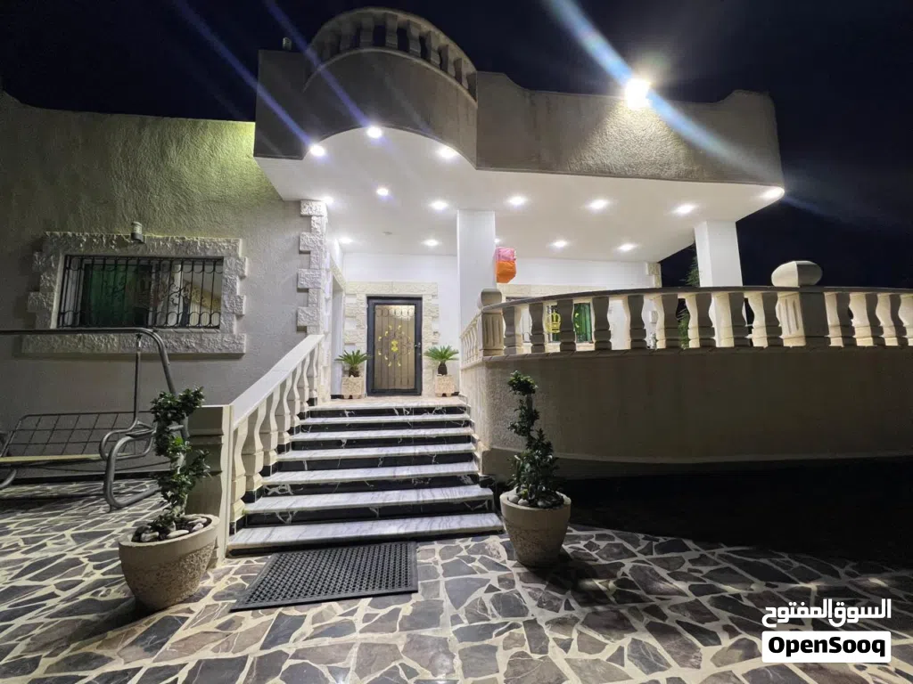 منزل للبيع اول طريق الشلاله القديم بالقرب من قصر ابو حسان قرب شارع الأربعين