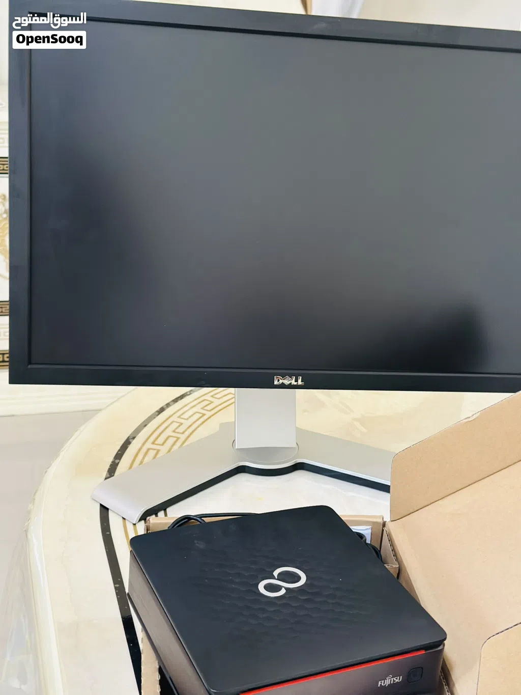 شاشة dell مع Desktop Computer