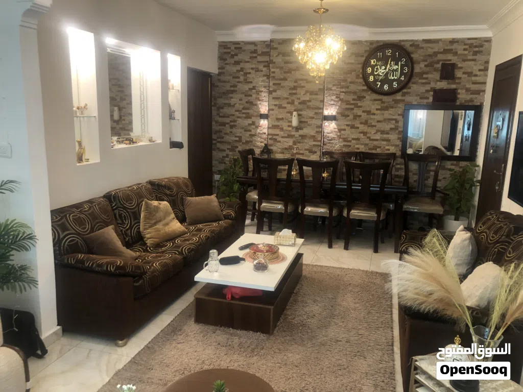 شقة للبيع بسعر مغري في حي عدن