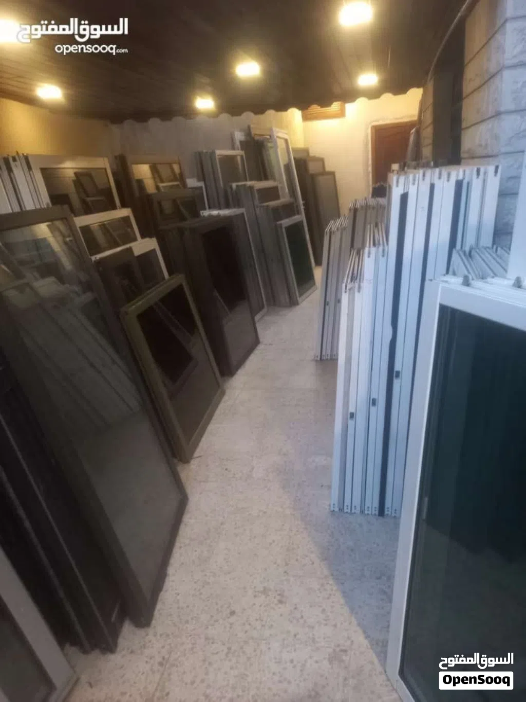 عالم المستعمل تسليم ابواب و شبابيك على المقاسات