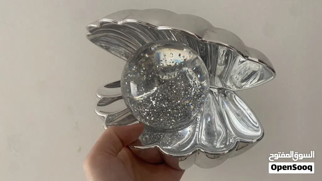 Glowing Ball in shell