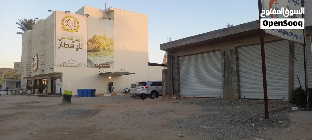 صالة زوز سرانتيات قيد التشطييب.تاجوراء الساحلى بجانب الحاج فتحى للبريوش