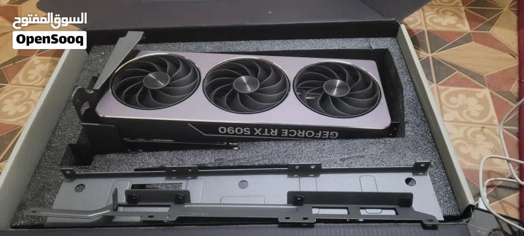 وحش الجيل الجديد كرت RTX 5090 - حالة وكالة تماماً! للبيع كرت الشاشة الأقوى في العالم NVIDIA G