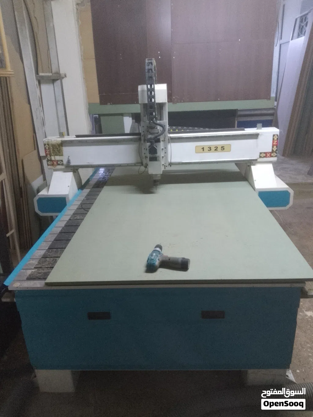 ماكنت cnc مستخدم مساحته العمل 140بي250