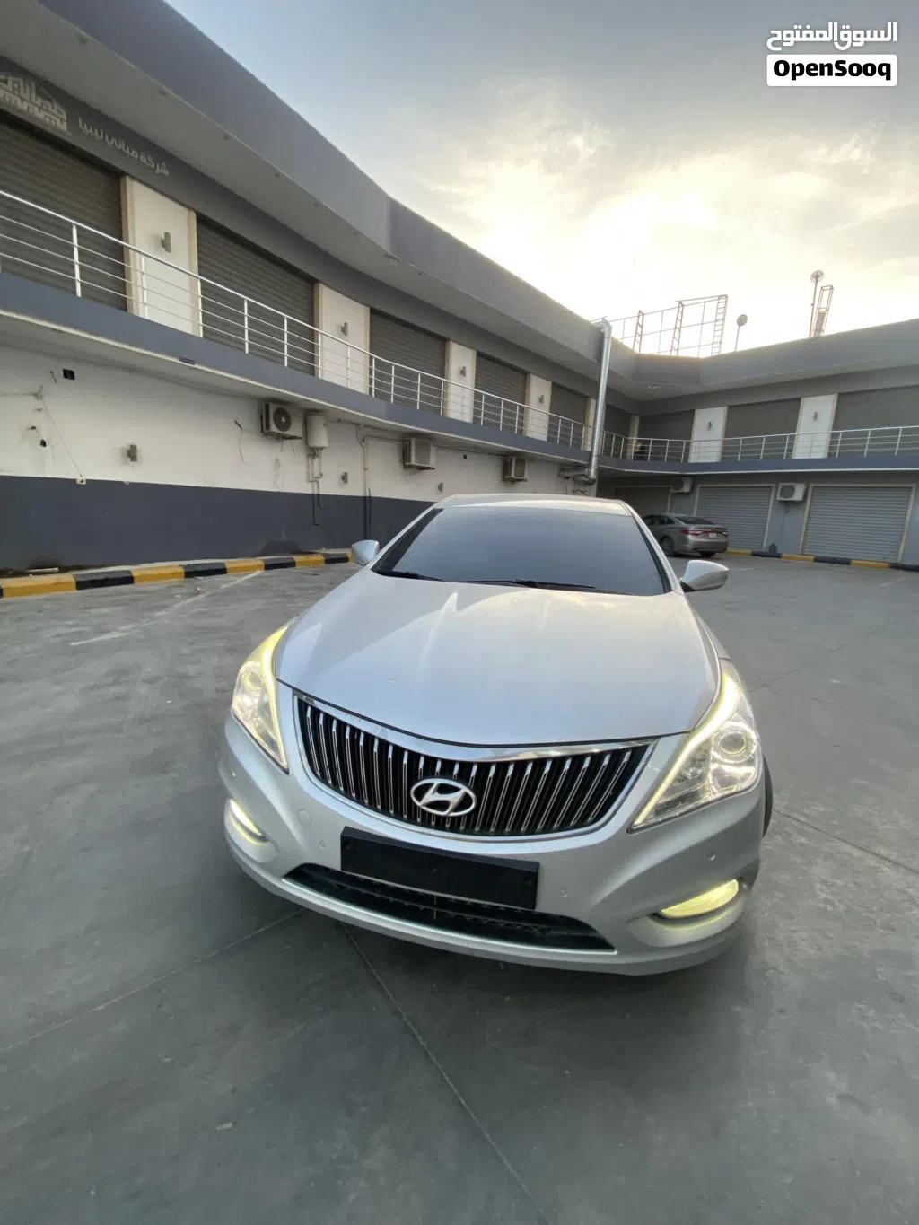 Hyundai Azera Standard