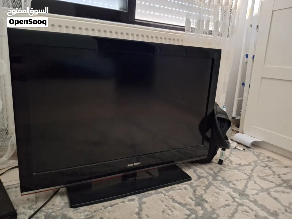 تلفزيون samsung 42 inch