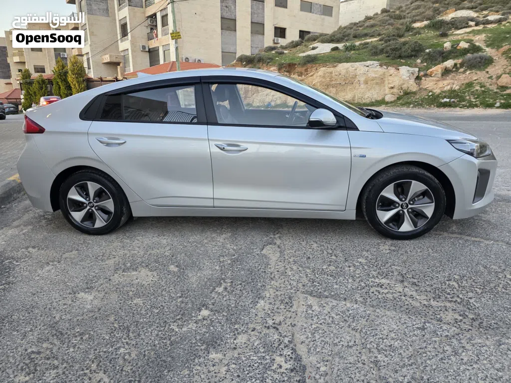هيونداي ايونيك Standard