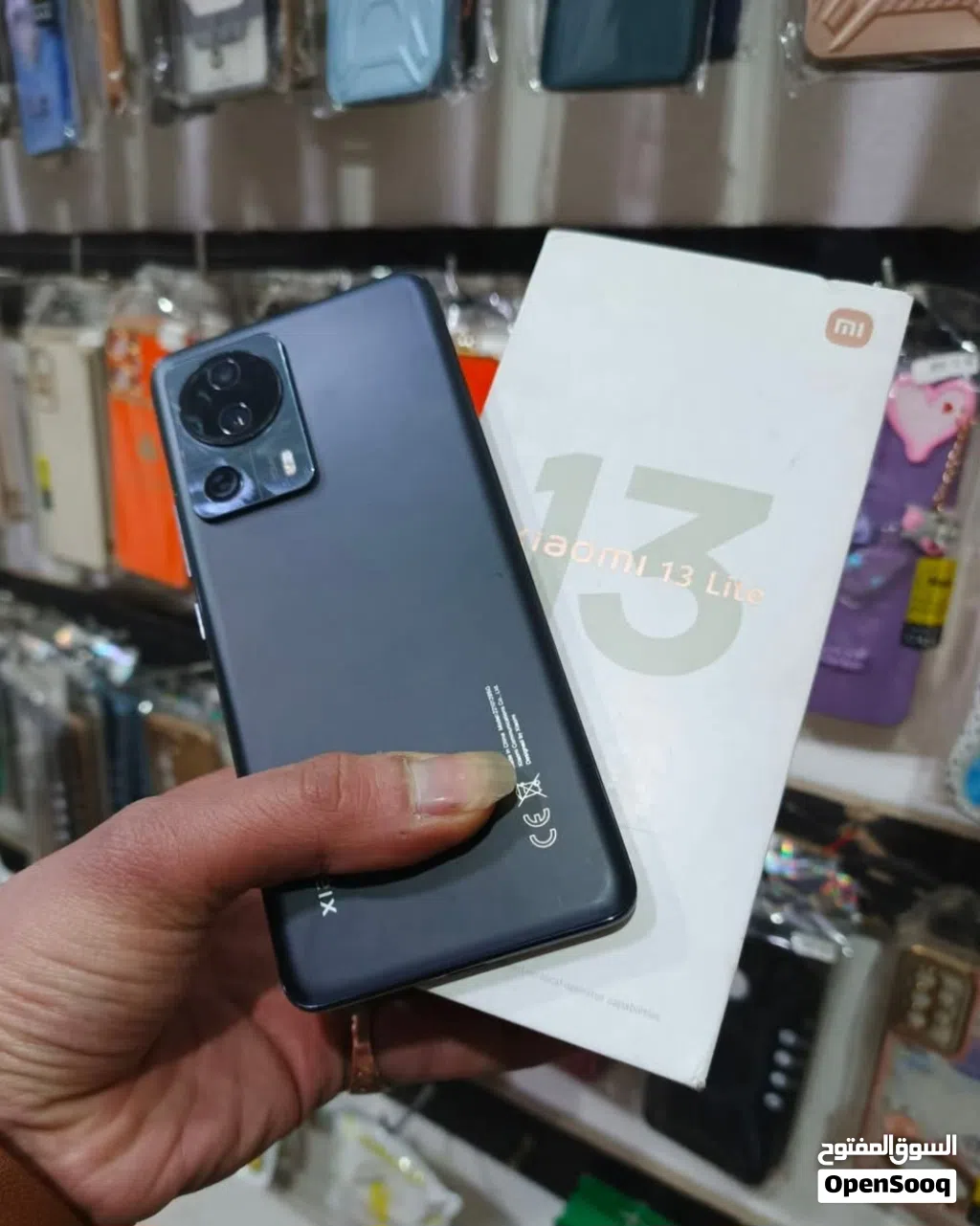 مستعمل اخو الجديد شاومي 13 leit 5G رام 16 جيجا 256 أغراضة والكرتونه الأصلية متوفر توصيل