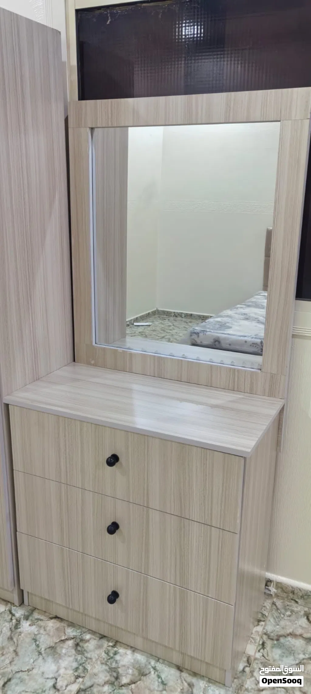 Wardrobe for you room with free delivery services