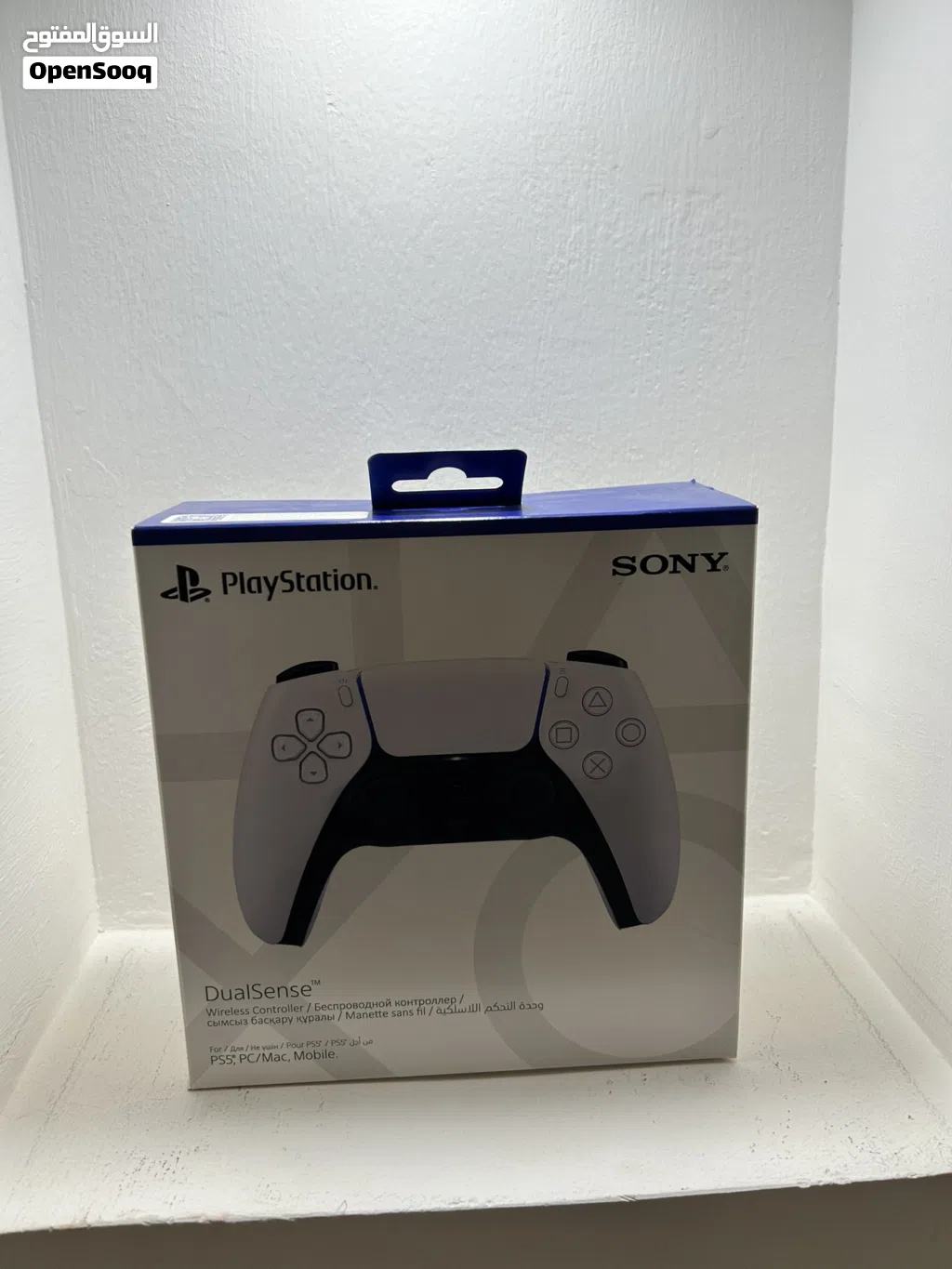 Brand new ps5 controller وحدة تحكم PS5 جديدة تمامًا