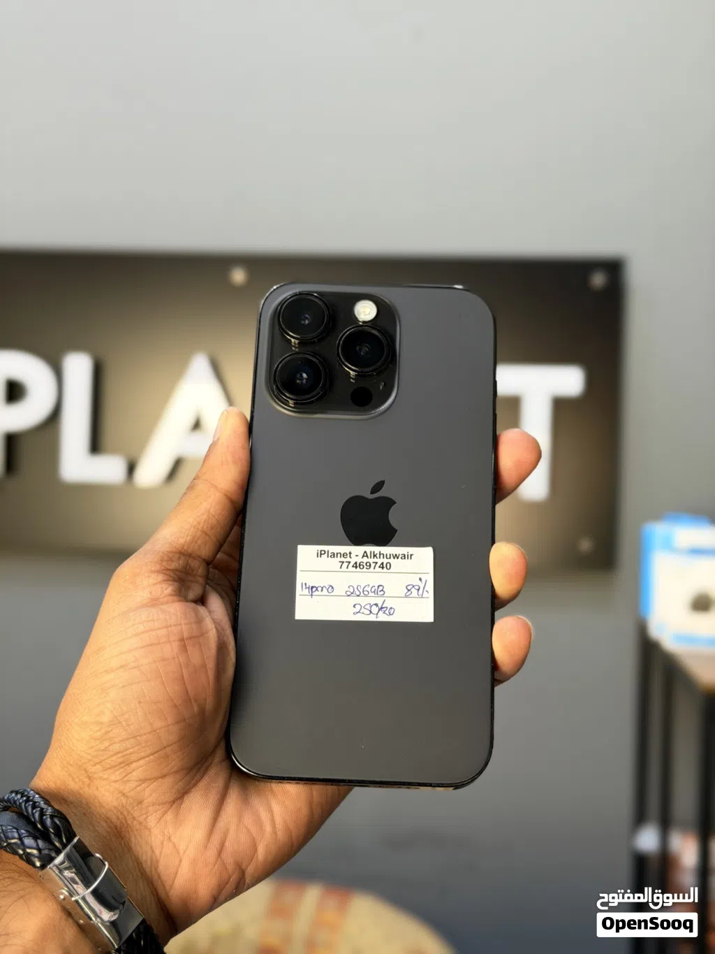 14pro 256GB 89% battery black Colour very good performance and excellent condition